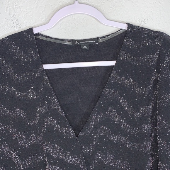 INC International Concepts Black and Silver Long Sleeve V Neck Tunic sz Medium - Picture 7 of 11